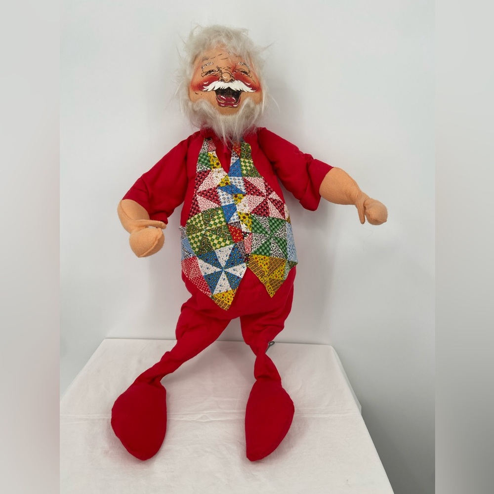 Vintage Annalee Santa Christmas Mobilitte Doll 1971 can hold basket wears a vest
